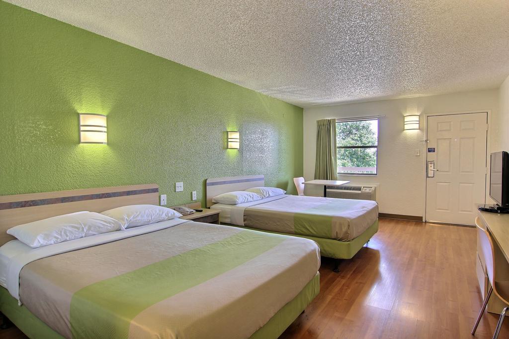 Motel 6 Austin, Tx - Central Downtown Ut Екстериор снимка