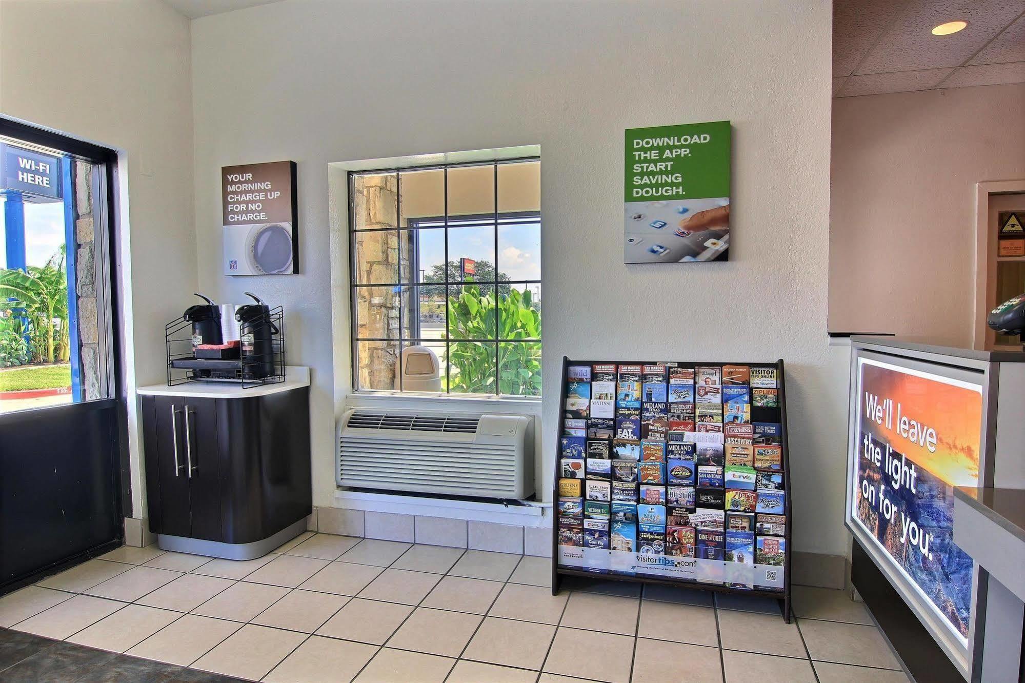 Motel 6 Austin, Tx - Central Downtown Ut Екстериор снимка