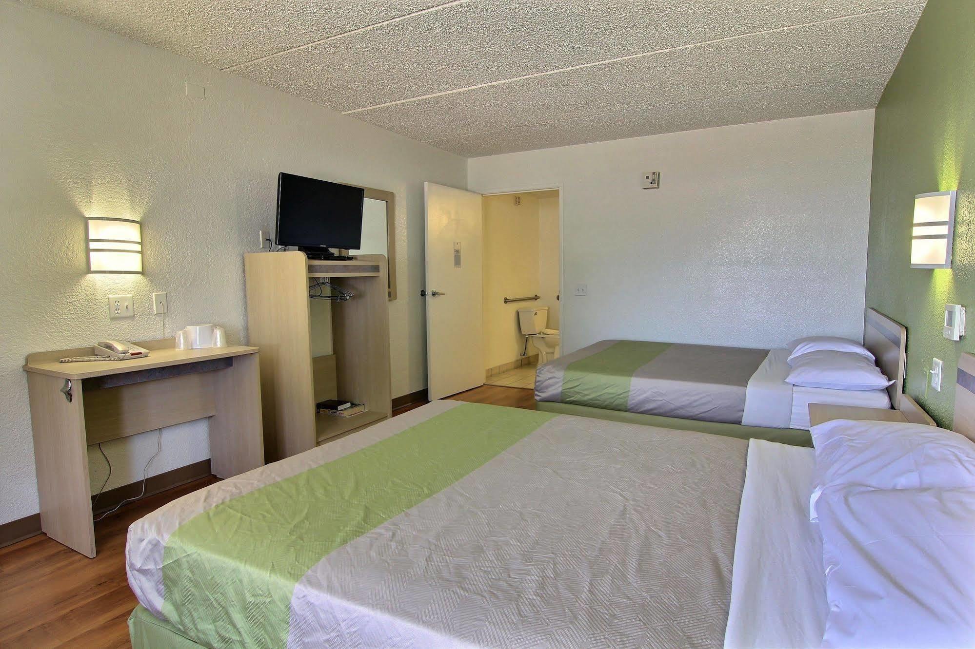 Motel 6 Austin, Tx - Central Downtown Ut Екстериор снимка