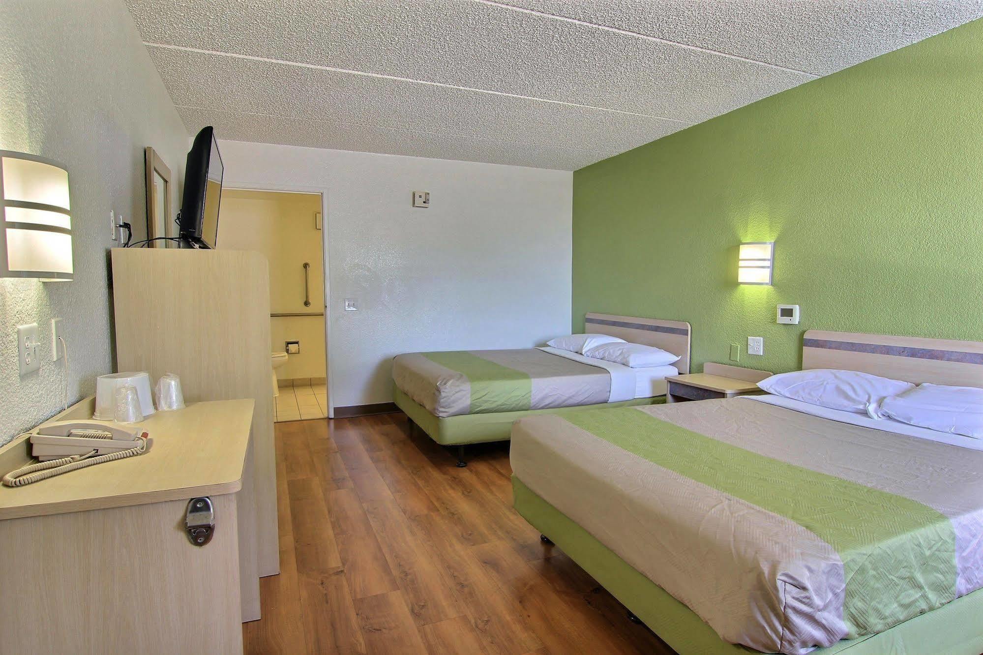 Motel 6 Austin, Tx - Central Downtown Ut Екстериор снимка