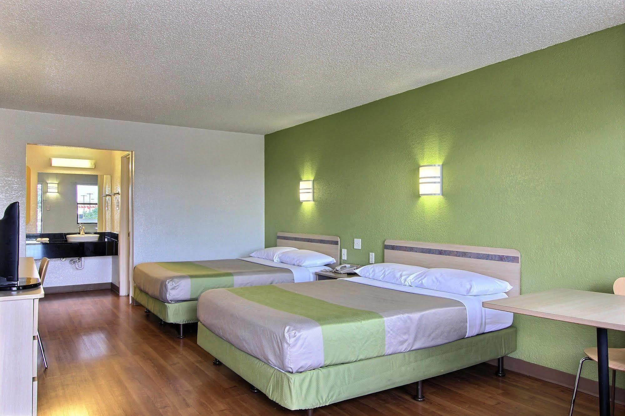 Motel 6 Austin, Tx - Central Downtown Ut Екстериор снимка