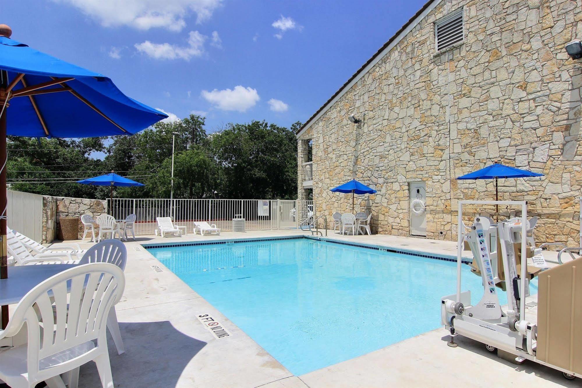 Motel 6 Austin, Tx - Central Downtown Ut Екстериор снимка
